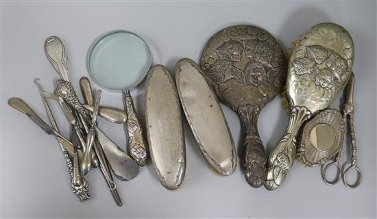 Mixed silver brushes etc.